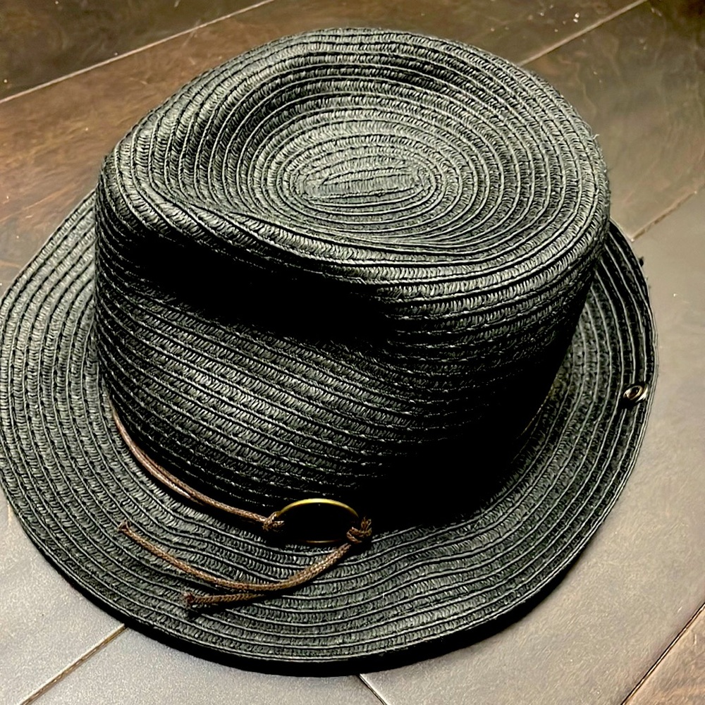 Peter Grimm black hat